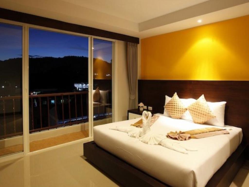 Nize Hotel - Sha Plus Phuket Exterior photo