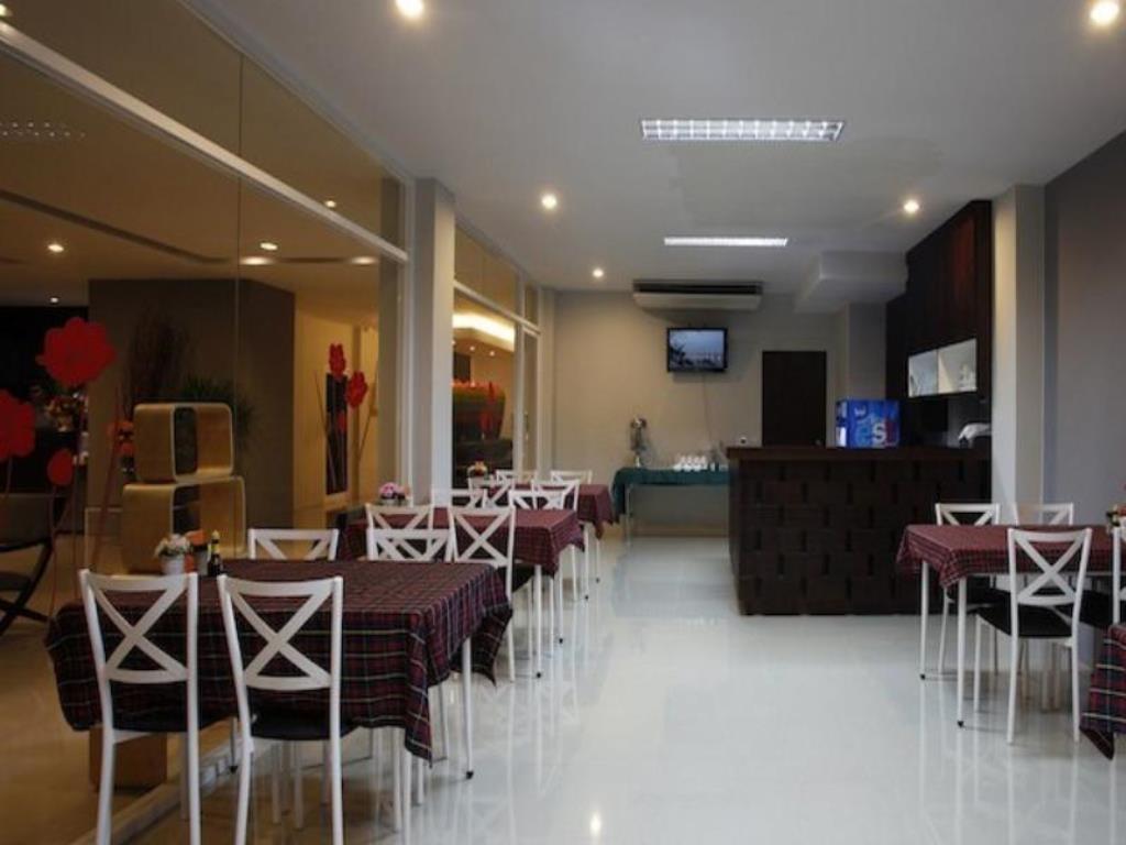Nize Hotel - Sha Plus Phuket Exterior photo