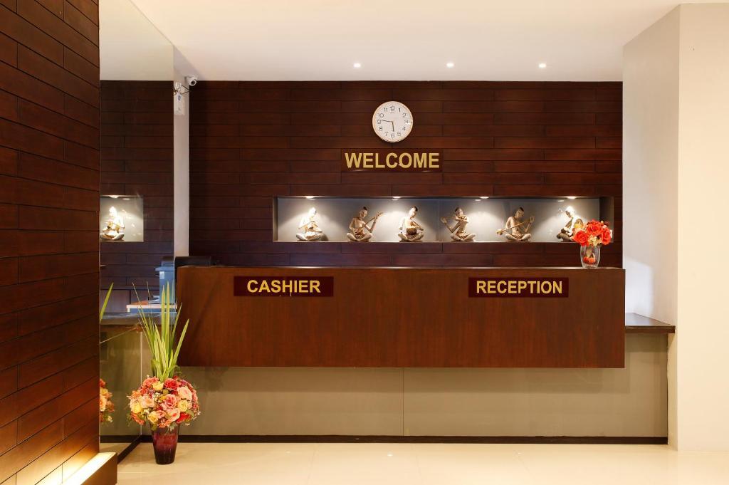 Nize Hotel - Sha Plus Phuket Exterior photo
