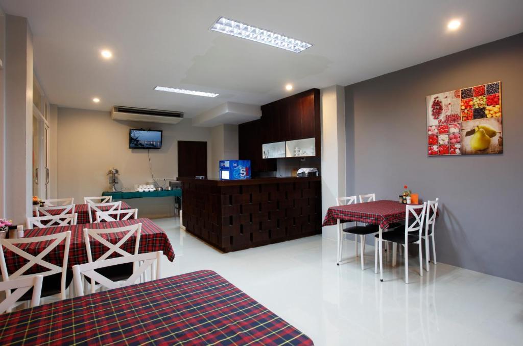 Nize Hotel - Sha Plus Phuket Exterior photo